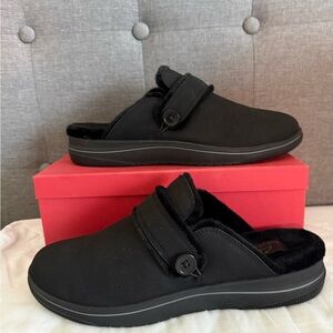 NEW Clarks Cloudsteppers, Black Mules.  Smoke free